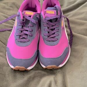 Puma Easy Riders EUC💜💜🤍🤍7.5
